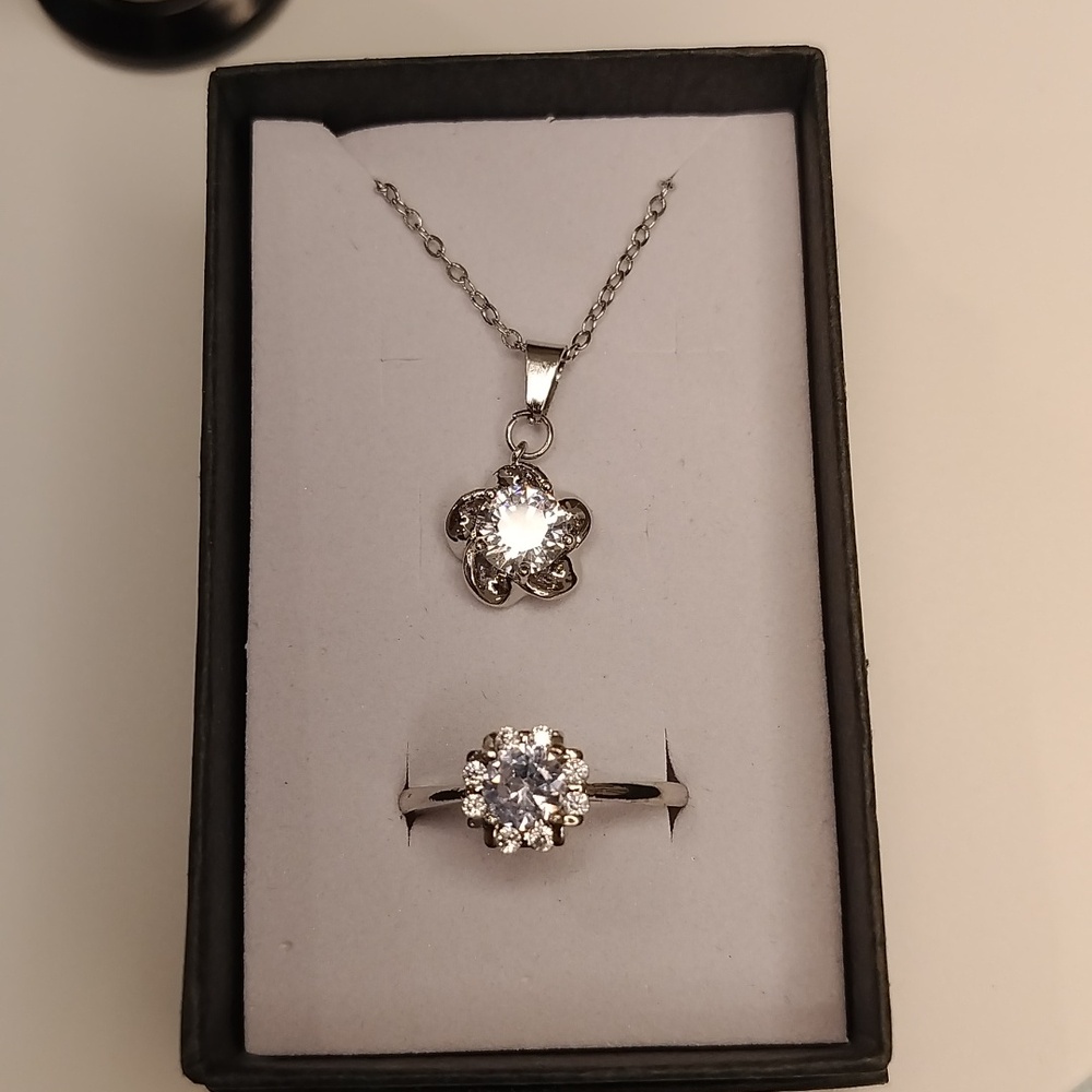 Flower White Gemstone With Ring Set - image 1